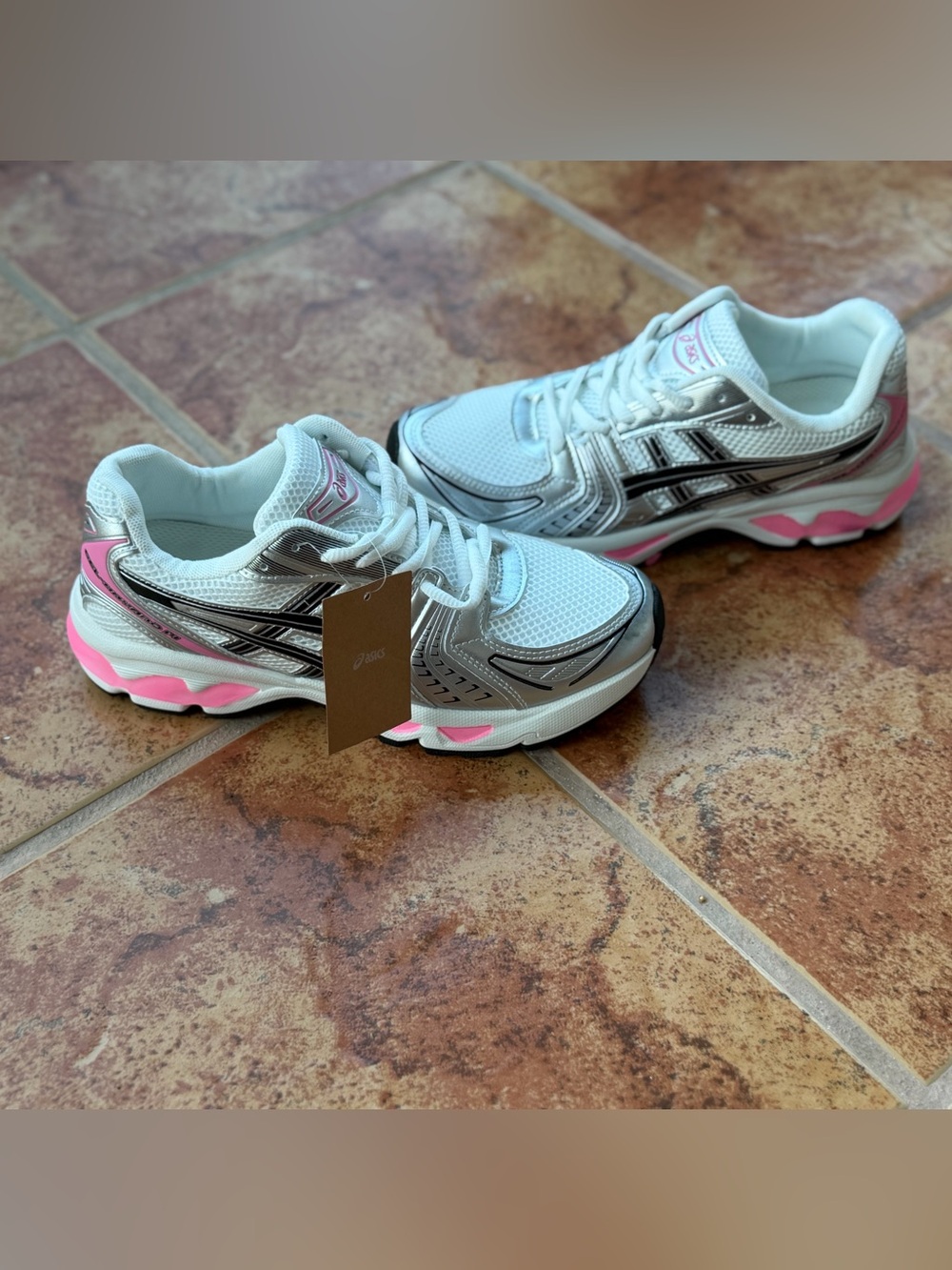 Size 6 Men’s And Women’s 7.5 - Asics Gel Kayano 14 Pink Highlights